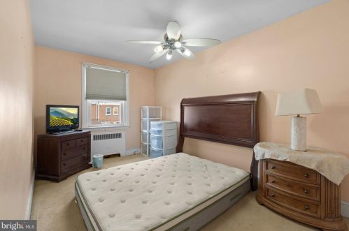 6118 Erdrick St, Philadelphia PA  19135-3517 exterior