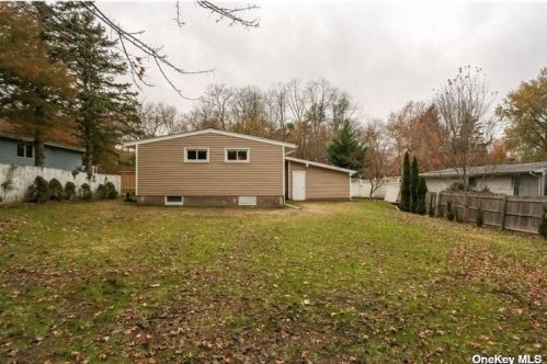 116 Helene Rd, Valley Cottage NY 10989-2624 exterior