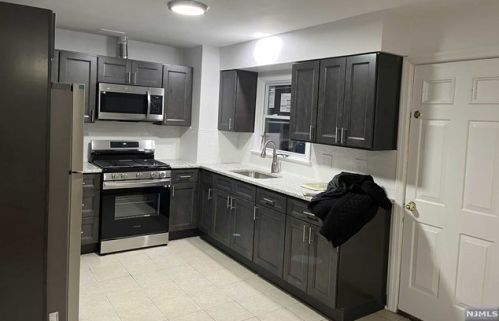 35 Tryon Ave, Teaneck NJ  07666-6146 exterior