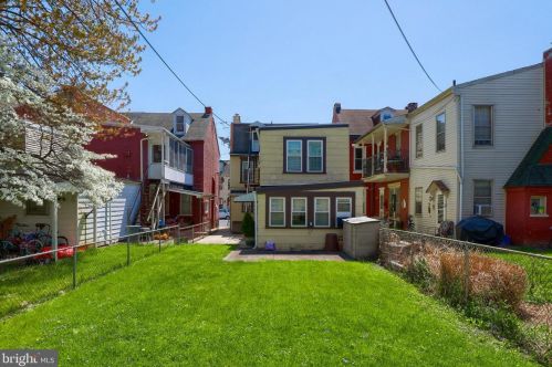 445 Lemon St, Lancaster PA 17603-3342 exterior