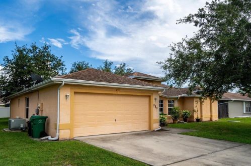 580 Sunnybrook Ter, Fort Pierce, FL 34983-2670