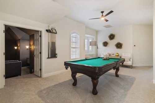 217 Emerald Rdg Dr, Austin TX 78732-1234 exterior