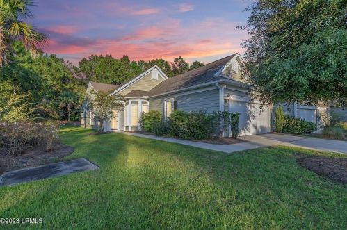 29 Mystic Point Dr, Bluffton SC 29909-2073 exterior