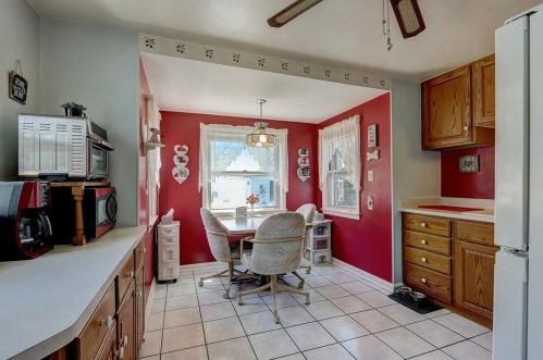 7101 Stuth Pl, Milwaukee WI 53219-1952 exterior