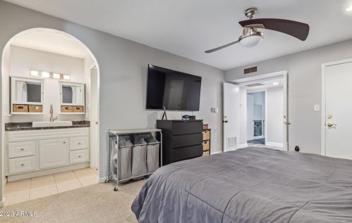 16418 30th Dr, Phoenix AZ  85045-2271 exterior