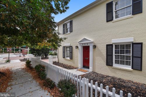223 Fayette St, Alexandria VA  22314-3520 exterior