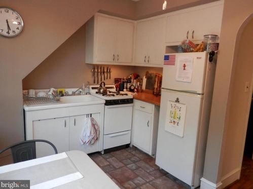 113 Walnut Ave, Ardmore PA 19003-2104 exterior