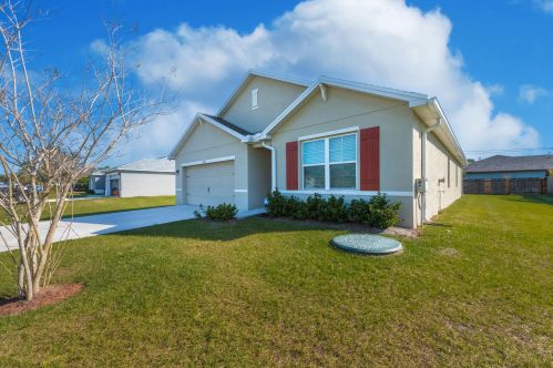 1781 Cinema St, Fort Pierce, FL 34953-1063