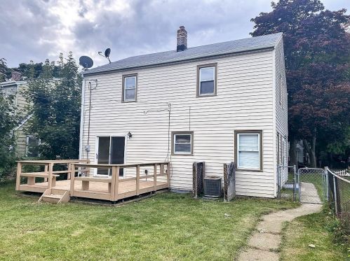 5764 40th St, Milwaukee WI  53221-3910 exterior