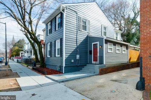 1313 U St, Washington DC  20020-7013 exterior