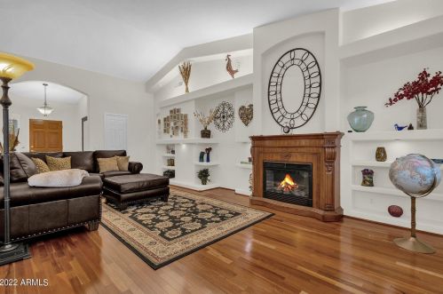 5361 Linda Ln, Chandler AZ 85226-1644 exterior