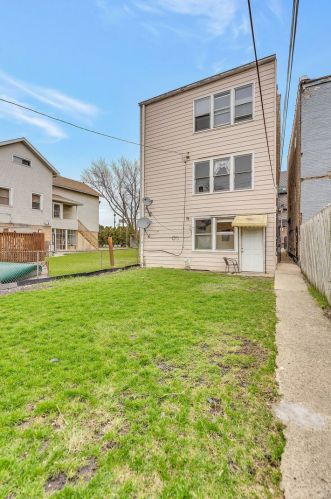 2946 Rockwell St, Chicago IL 60647-4087 exterior