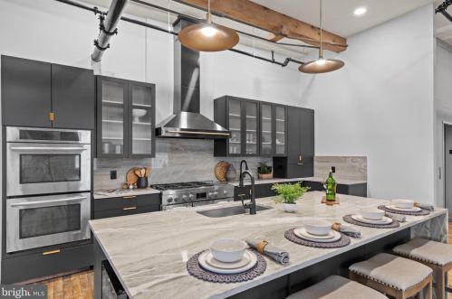 220 Prince St, Lancaster PA 17603-5878 exterior