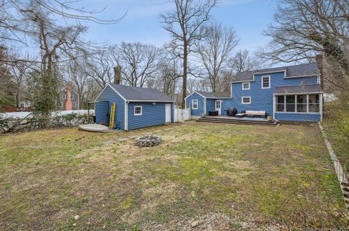 141 Cedarhurst Ln, Milford CT 06461-2721 exterior