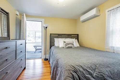 103 Birchwood Ave, Springfield MA  01106-1107 exterior