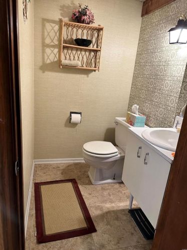 10559 Hackamore Ln, Saint Louis MO exterior