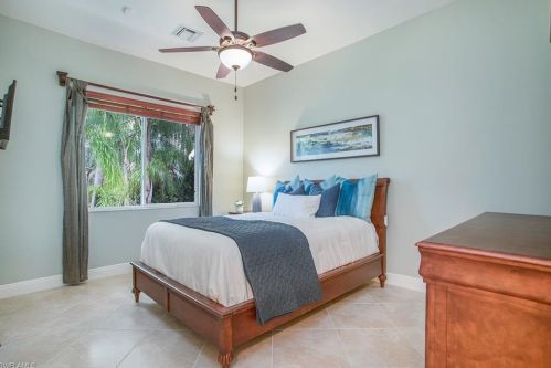 5098 Mahogany Rdg Dr, Naples FL 34119-2533 exterior