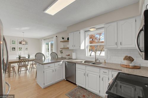 4258 Dunrovin Ln, Saint Paul MN 55123-1725 exterior