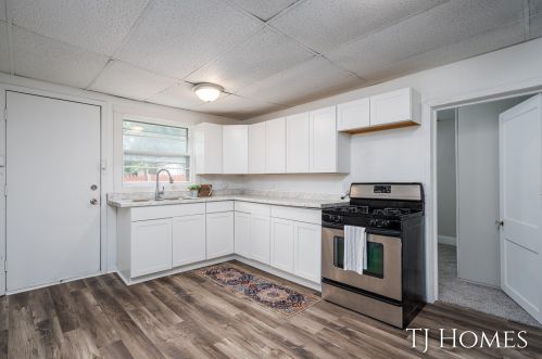 1079 1st St, Meskegon MI  49440-1435 exterior