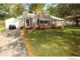 30 Hoffman Rd, Rochester, NY 14622-1110