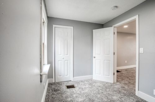 56 James St, Springfield MA 01105-1416 exterior