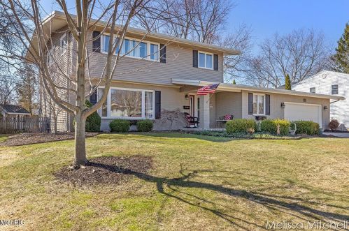 2716 Hampshire Blvd, Grand Rapids, MI 49506-4774