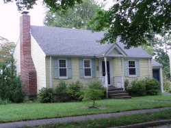 25 Farmington Rd, Newton, MA 02465-1106