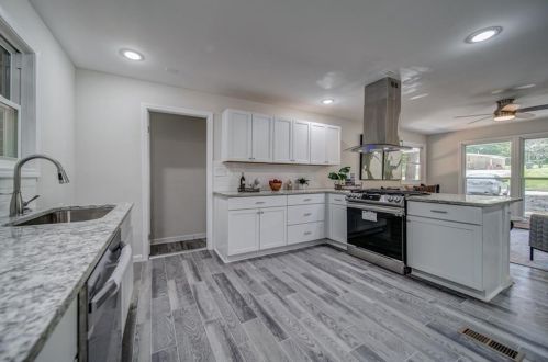 856 Harwell Rd, Atlanta GA  30318-5828 exterior