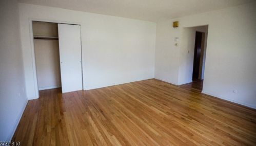 311 Orange Ave, Irvington NJ  07111-2115 exterior