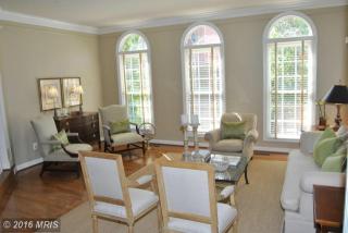 271 Murtha St, Alexandria VA  22304-8613 exterior