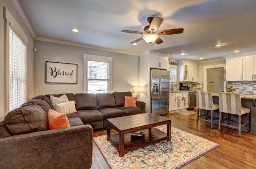 1401 Forrest Ave, Atlanta GA 30344-2709 exterior