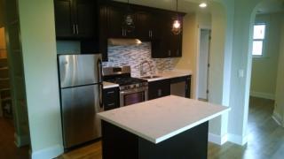 1027 Bellevue Ct, Seattle WA  98102-4404 exterior