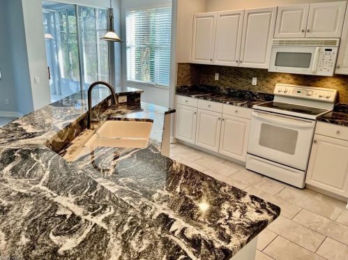 929 Carrick Bend Cir, Naples, FL 34110-3609