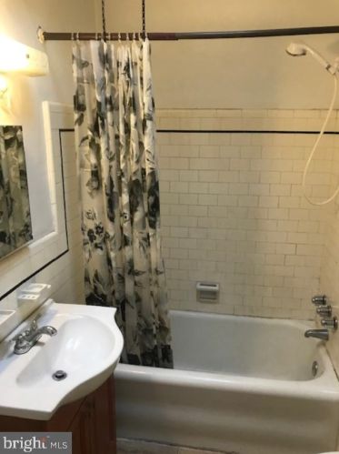 4017 Greeby St, Philadelphia PA 19135-2516 exterior