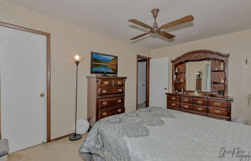 9209 Arthur St, Bull Valley IL 60014-4908 exterior