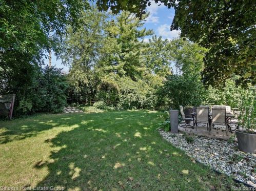 1413 Ogden Dr, Troy MI 48083-5339 exterior