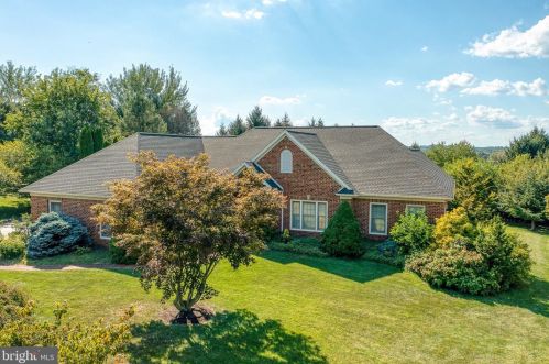 2091 Mallard Dr, Lancaster, PA 17601-5457