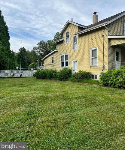 2 Hillside Ave, Trenton NJ 08618-1010 exterior