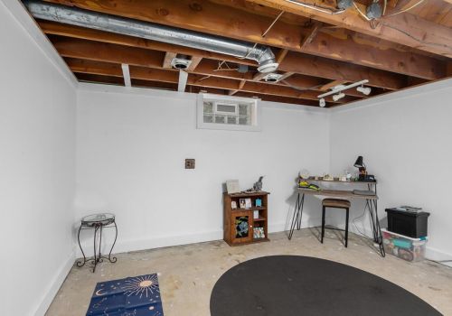 1387 Meadowlane Dr, Grand Rapids MI 49508-4655 exterior