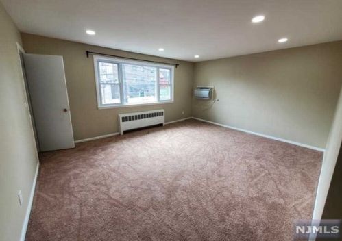 795 Anderson Ave, Cliffside Park NJ  07010-2121 exterior