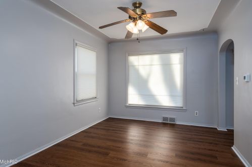 1423 Parkhurst Ave, Grand Rapids MI 49504-2646 exterior