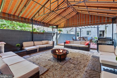 1648 4 St, Philadelphia PA 19148-1802 exterior