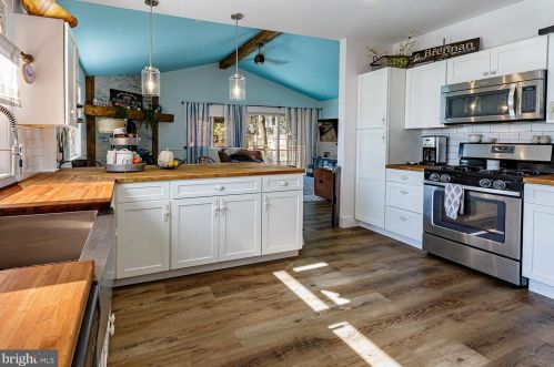 32 Franklin Ave, Camden NJ 08108-1117 exterior