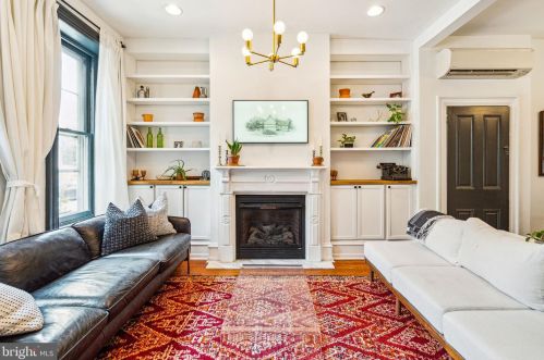 240 Fairmount Ave, Philadelphia PA  19123-2928 exterior