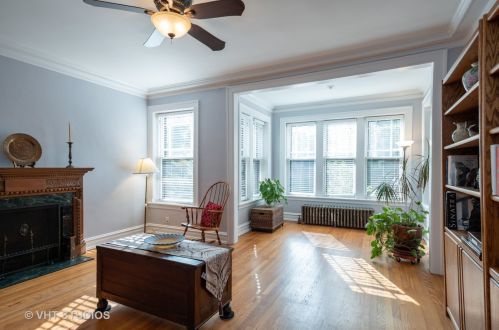 6809 Greenview Ave, Chicago, IL 60626-4209