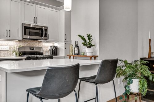 1411 Potter Ave, Milwaukee WI 53207-2115 exterior