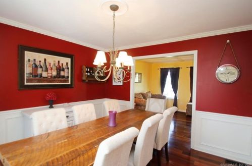 16 Highland Ave, Ellington CT 06029-3796 exterior