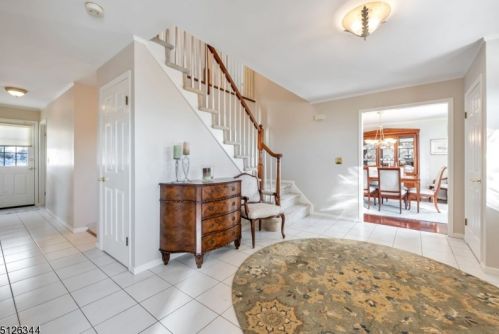 35 Metro Vista Dr, Paterson, NJ 07506-3432