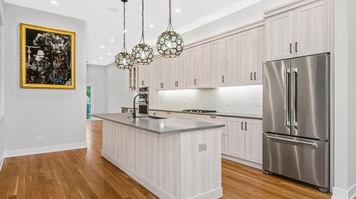 3358 Calumet Ave, Chicago IL 60616-1407 exterior