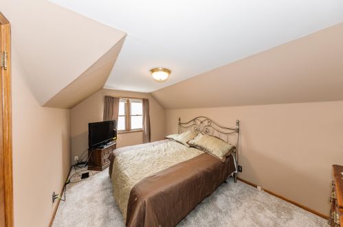 8930 Lincoln Ave, Milwaukee WI 53207-1711 exterior